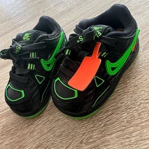 Size 4 toddler off white